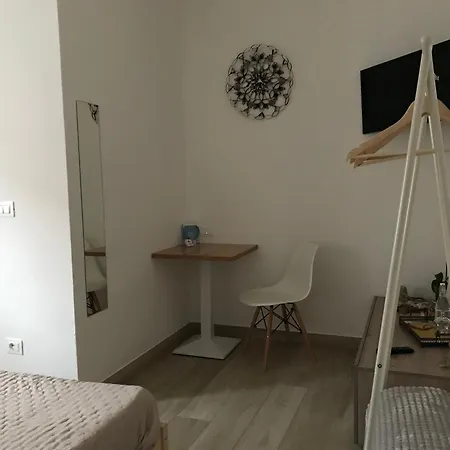 R&b Midora Montale 3*