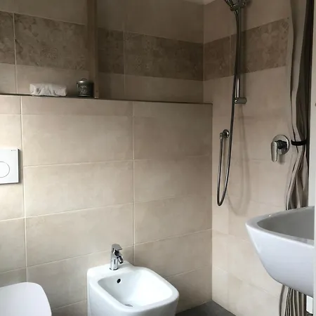 R&b Midora Montale 3*
