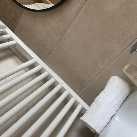 R&b Midora Montale بيت ضيافة