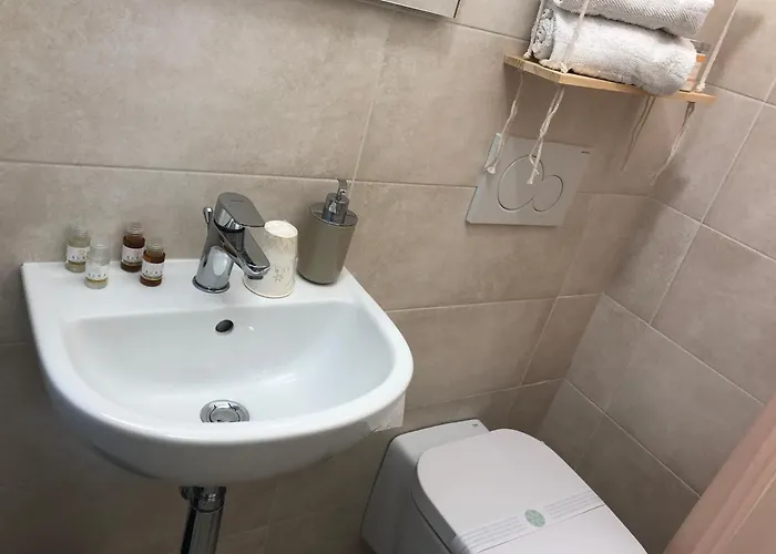 R&b Midora Montale 3*